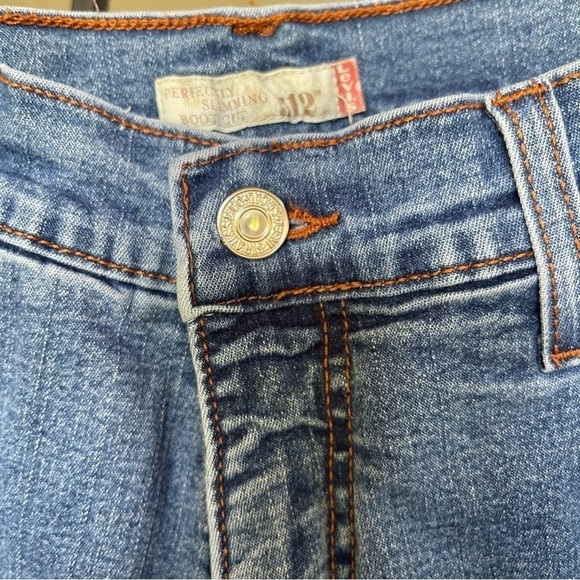 Levi’s Perfectly Slimming 512 Bootcut Women’s Blue Jean size 10 short - Picture 5 of 13
